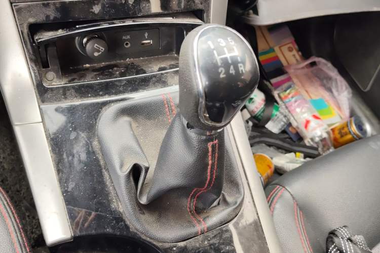 Used Huatai Santa Fe 2017 1.5T Gasoline Manual Two-Wheel-Drive Elite Model