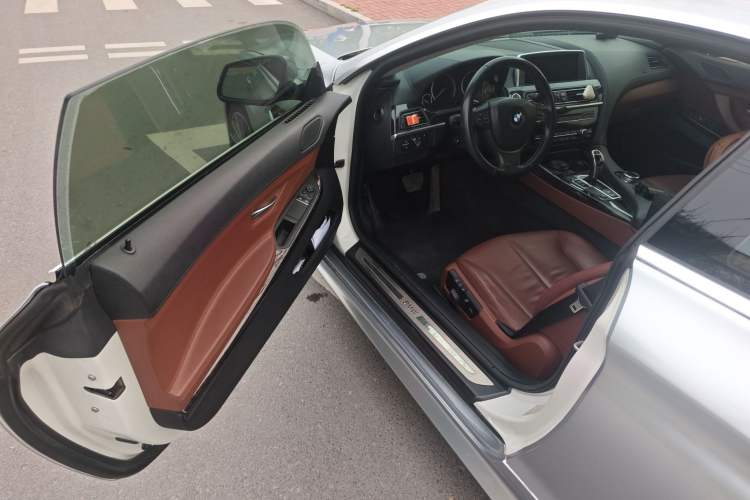 Used BMW 6 Series 2012 640i two-door coupe Driver Seat