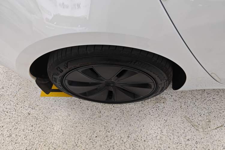 Used Tesla Model 3 2025 Rear-Wheel-Drive Version