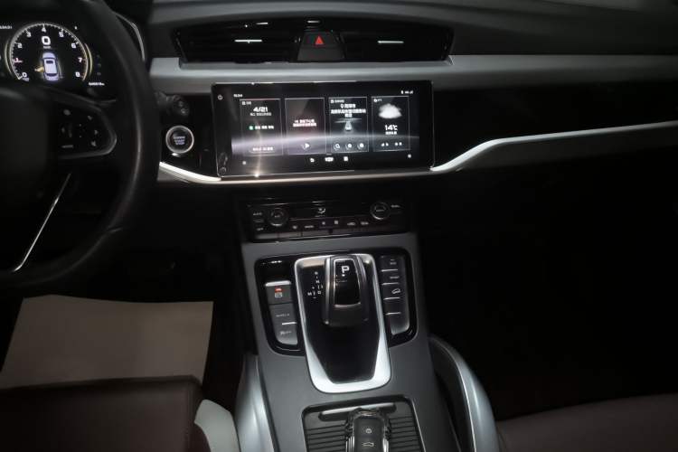 Used Geely Auto Emgrand X7 Sport 2022 1.8TD DCT Zhiya Trim
