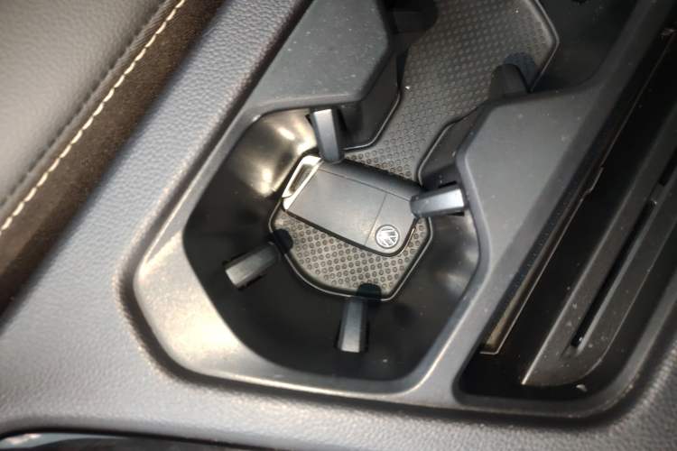 Used Volkswagen Tiguan L 2021 330TSI Automatic Two-Wheel Drive R-Line Enhanced Edition Vehicle Key