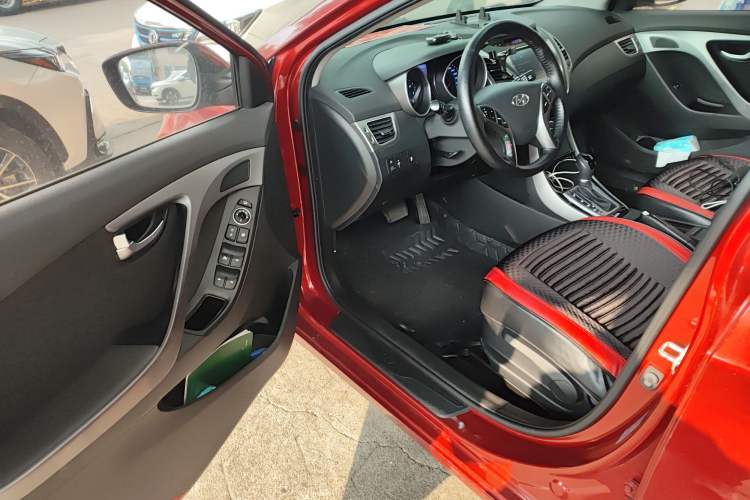 Used Hyundai Elantra (5th Generation / Langdong) 2016 1.6L Automatic Prestige Model
