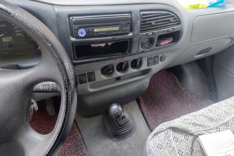 Used Ford Classic Transit 2009 2.8T Diesel Standard Version Short Wheelbase Mid-Roof JX493ZLQ3 Audio And AC Panel