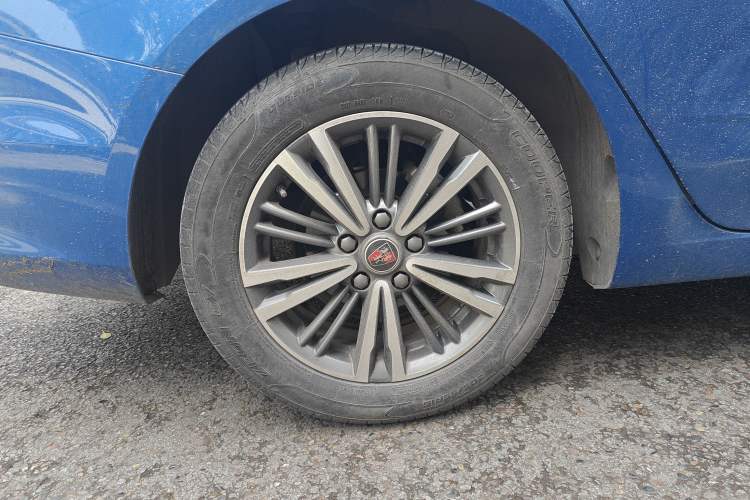 Used Roewe i5 2019 1.5L Manual 4G Connect Leehao Flagship Edition Exterior 5