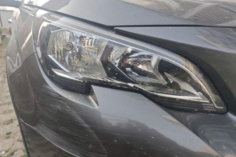 Used Peugeot 4008 2017 350THP Elite Edition Right Front Headlight