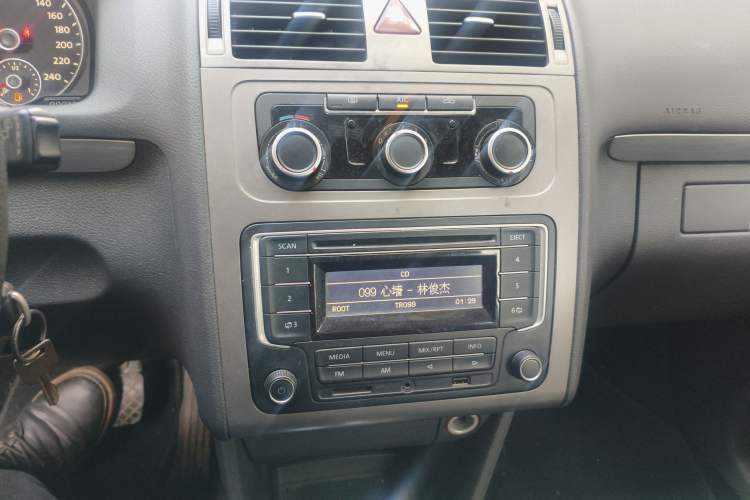 Used Volkswagen Touran 2013 1.4T DSG Comfort Edition 5-Seater
