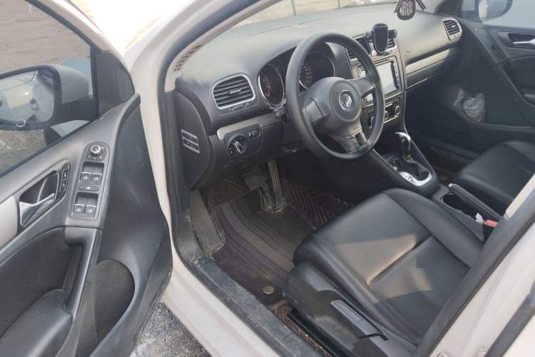 Used Volkswagen Golf 2012 1.6L Automatic Fashion Model