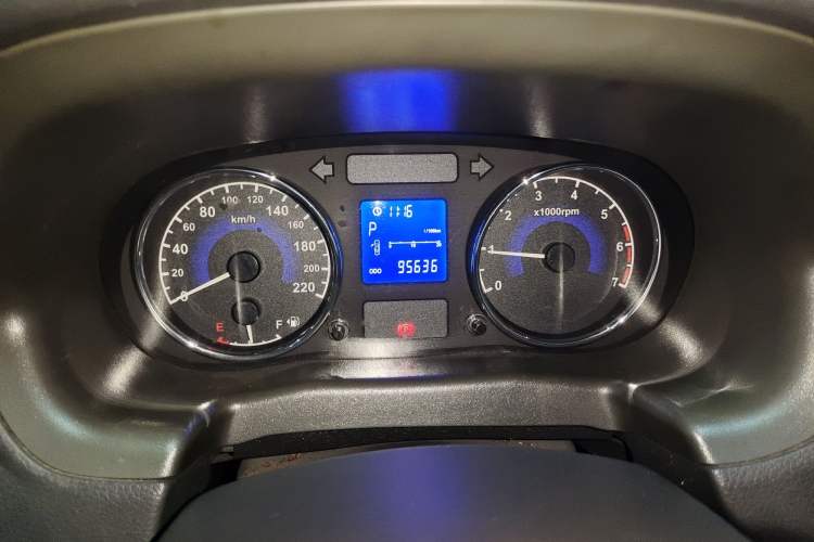 Used Chery E5 2014 1.8L CVT ZHUOYUE Sunroof Model
