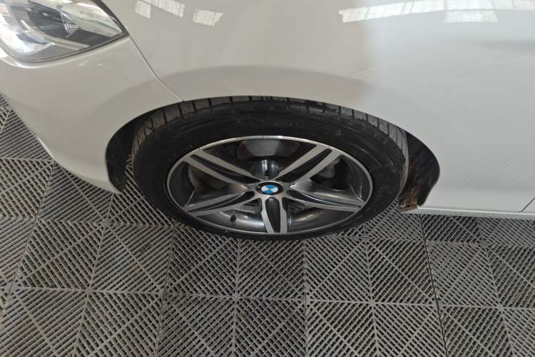 Used BMW 1 Series 2018 118i Sport Design Package Exterior 4