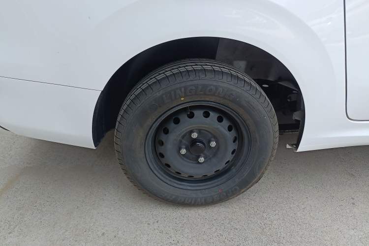 Used Wuling Hongguang New Energy 2024 All-Electric Model 300KM Standard Version Exterior 5