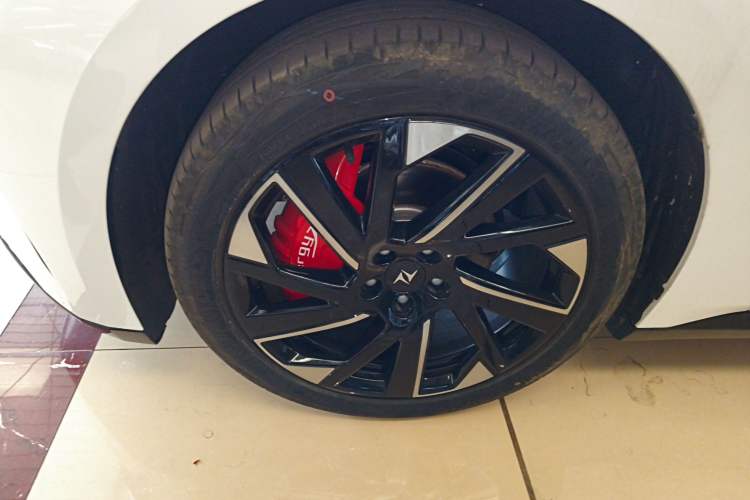 Used Dongfeng eπ eπ007 2024 All-Electric 620 RuYi Edition Left Front Wheel Hub