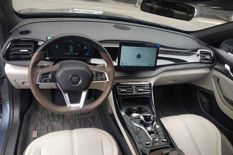 Used BYD Qin PLUS 2024 HONOR Edition DM-i 55KM Leading Model
