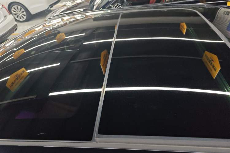 Used Hongqi H5 2025 2.0T Automatic Flag Edition – 500 000 Units Commemorative Version
