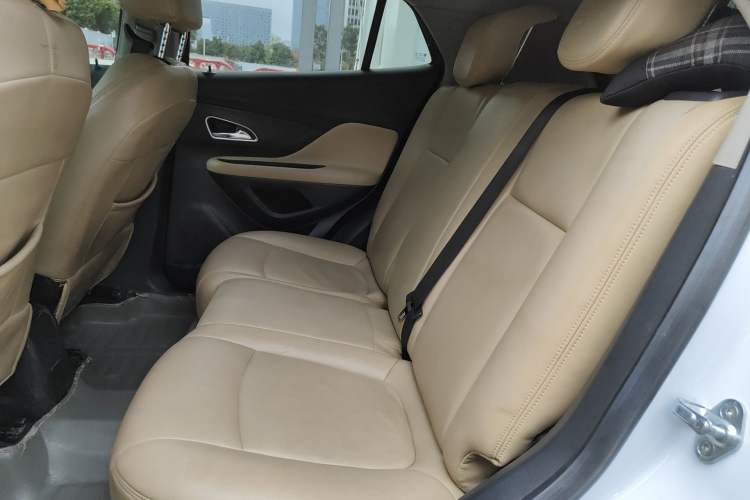 Used Buick Encore 2015 1.4T Automatic Two-Wheel Drive Urban Elite Version Left Rear Seat