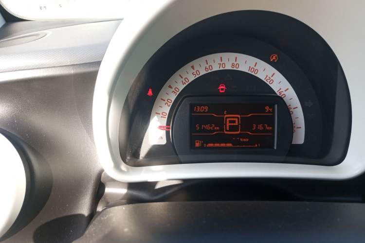 Used smart fortwo 2015 1.0L 52 kW hardtop Dynamic version