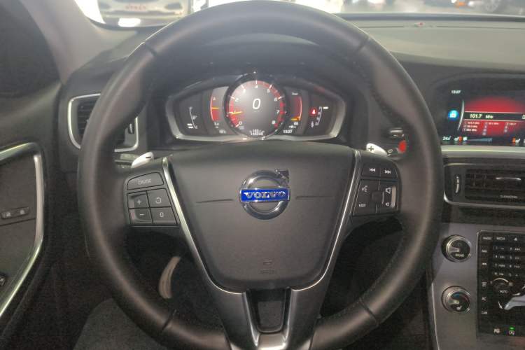 Used Volvo V60 2017 T5 Zhiya Edition China V Standard