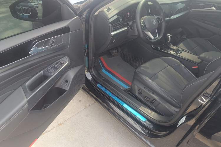 Used Volkswagen Passat 2024 330TSI Elite Edition Driver Seat