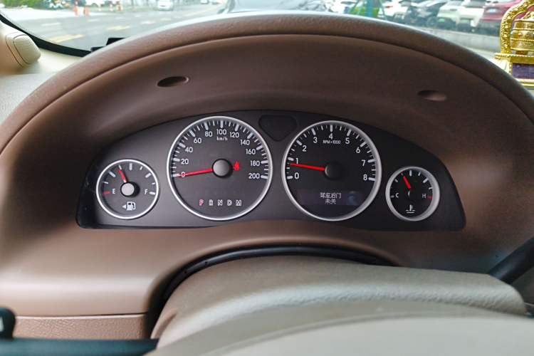 Used Buick GL8 2011 2.4L CT Comfort Edition Instrument Cluster