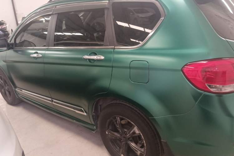 Used Haval H6 2013 Upgraded Model 2.4L Automatic Two-Wheel Drive Elite Version