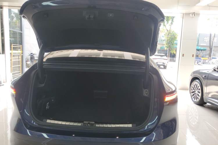 Used Nio ET9 2025 100kWh Signature Edition
