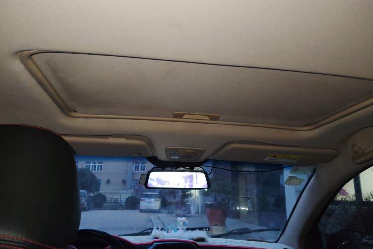 Used Baojun 560 2015 1.8L manual luxury version