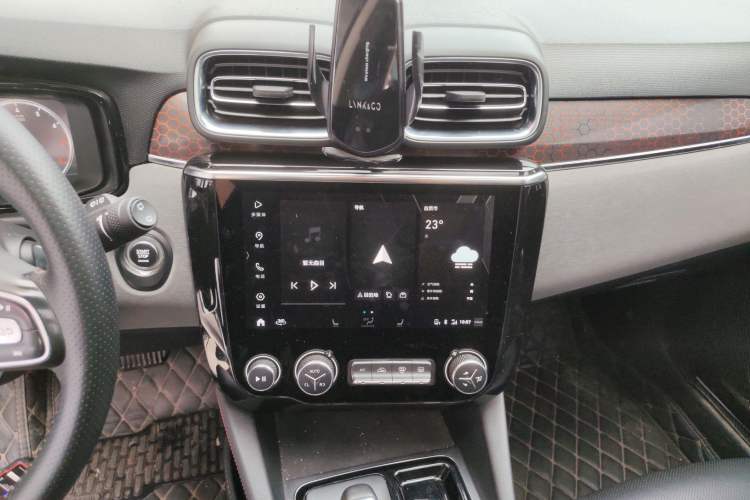 Used Lynk & Co 02 2018 1.5T DCT Two-Wheel Drive Pro Version China V Emission Standard
