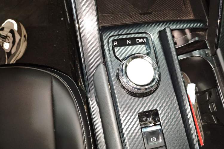 Used Haval H6 2024 1.5T Two-Wheel-Drive Classic Edition Gear Lever