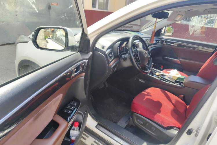 Used GAC Trumpchi GS8 2017 320T Two-Wheel Drive Luxury Smart Connectivity Version (7 Seats)