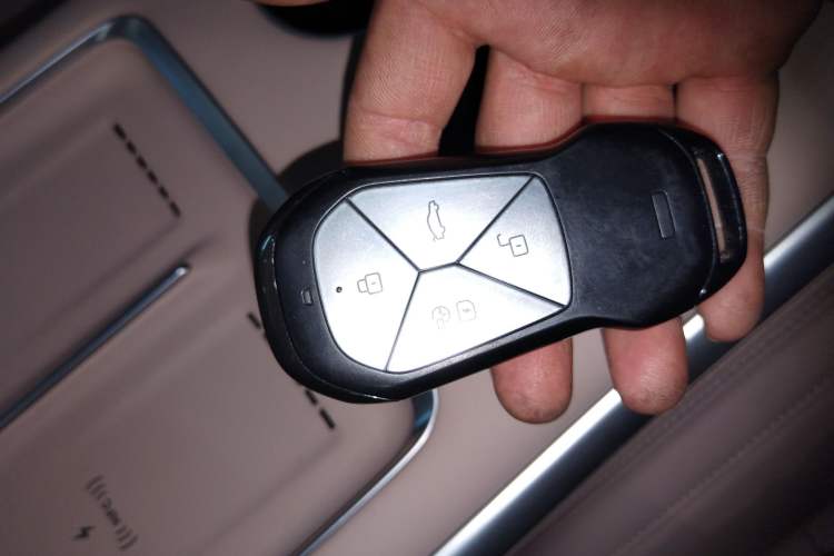 Used XPeng G9 2025 625 Long-Range Max Interior 1