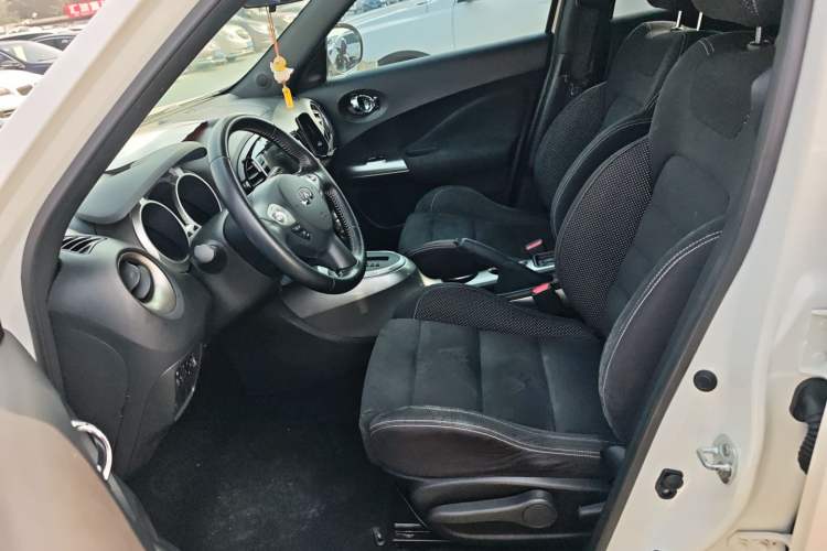 Used Infiniti ESQ 2014 1.6L Spontaneous Edition
