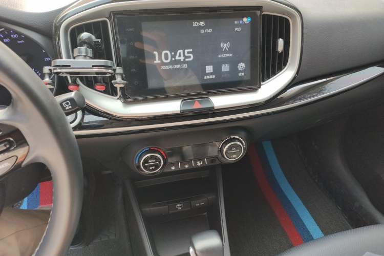 Used Kia kx1 Stonic 2021 1.4L CVT Fun & Sunroof Model