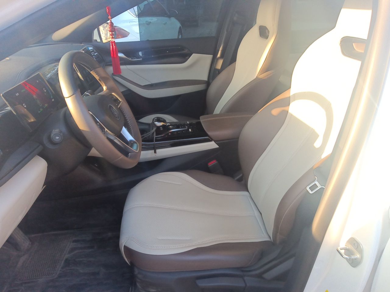 BYD Qin PLUS 2024 HONOR Edition DM-i 55KM Leading Model — снимка 15
