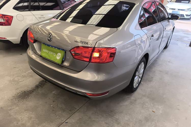 Used Volkswagen Sagitar 2014 Revised Version 1.6L Automatic Leading Edition
