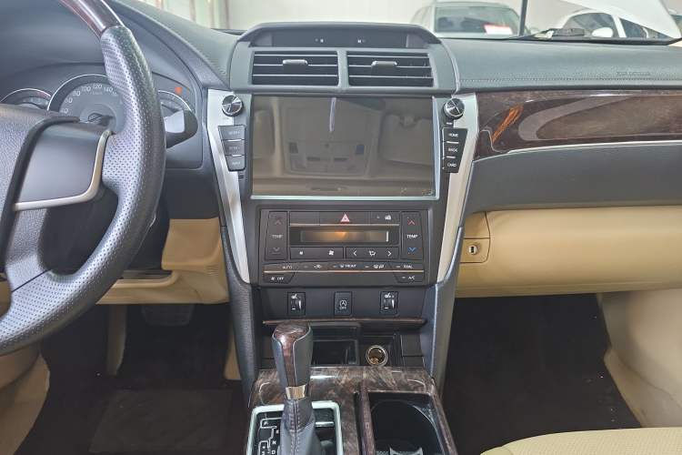 Used Toyota Camry 2016 2.0G 10th Anniversary Leading Edition