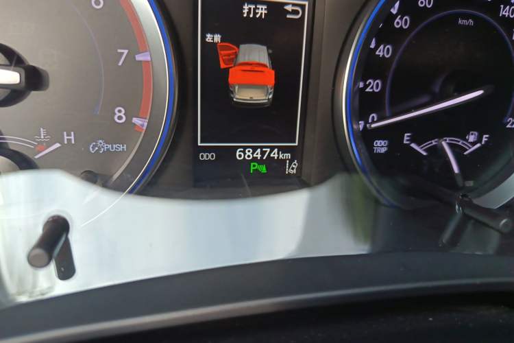 Used Toyota Highlander 2018 2.0T Four-Wheel Drive Luxury Version 7 Seats China VI Standard Odometer Close Up