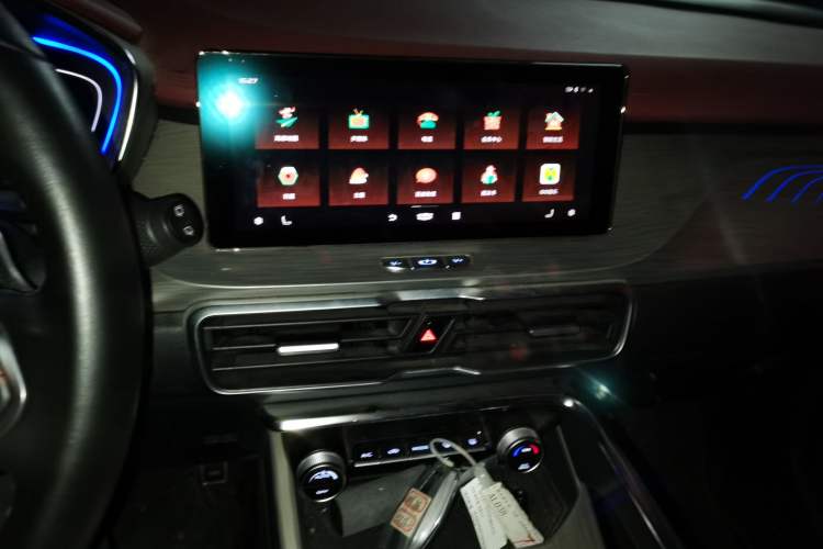 Used Geely Auto Coolray 2019 Sport Model 260T DCT Battle China V Standard Audio And AC Panel