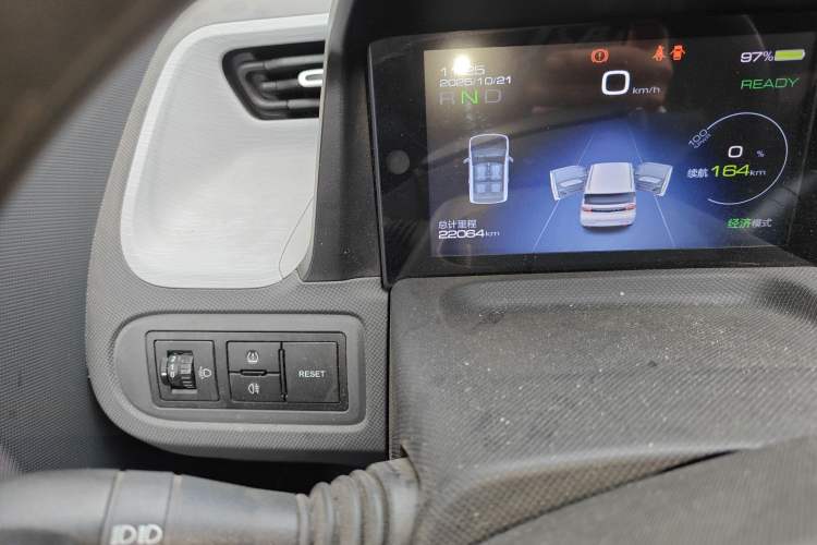 Used Wuling Hongguang MINIEV 2021 Macaron Premium Model – Lithium Iron Phosphate