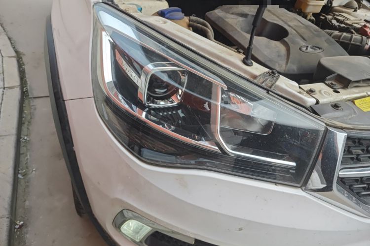 Used Chery Tiggo 3X 2018 1.5L Automatic Luxury Edition Right Front Headlight