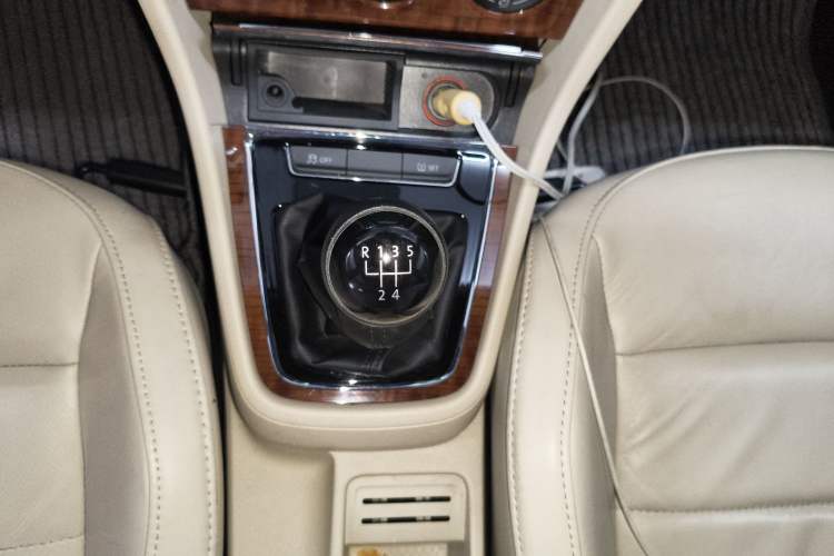 Used Volkswagen Lavida 2013 1.4TSI Manual Comfort Edition
