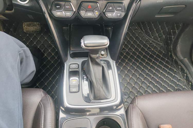 Used GAC Trumpchi GS4 2018 235T Automatic Two-Wheel Drive Luxury Smart Connectivity Millionth Anniversary Edition
