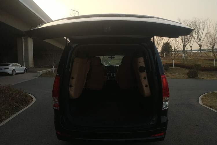 Used FORTHING Lingzhi PLUS 2021 2.0L Manual Comfort Version 7 Seats