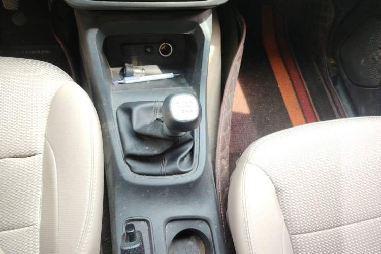 Used Wuling Hongguang 2021 1.5L S Standard Version LAR Gear Lever