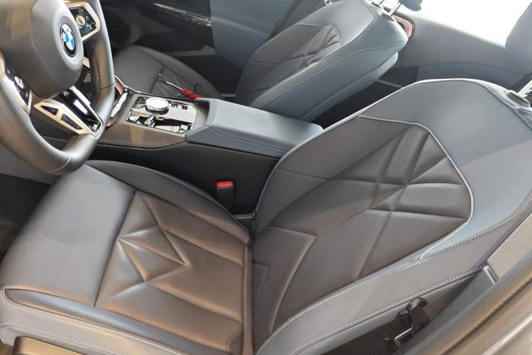 Used BMW X3 2025 xDrive30L Luxury Edition M Sport Package Left Front Seat