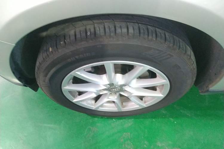 Used Audi Q5 2016 40 TFSI Trendy Edition Left Front Wheel Hub