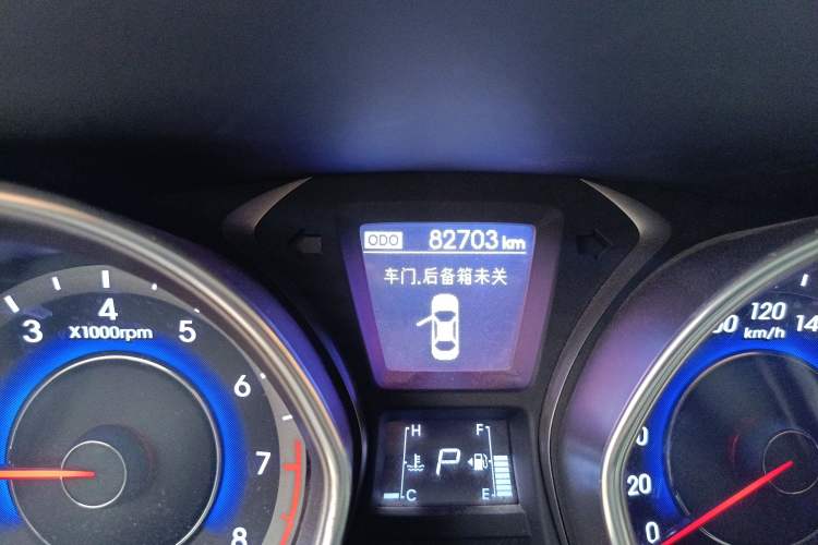 Used Hyundai Elantra (5th Generation / Langdong) 2015 1.6L Automatic Leading Model Odometer Close Up