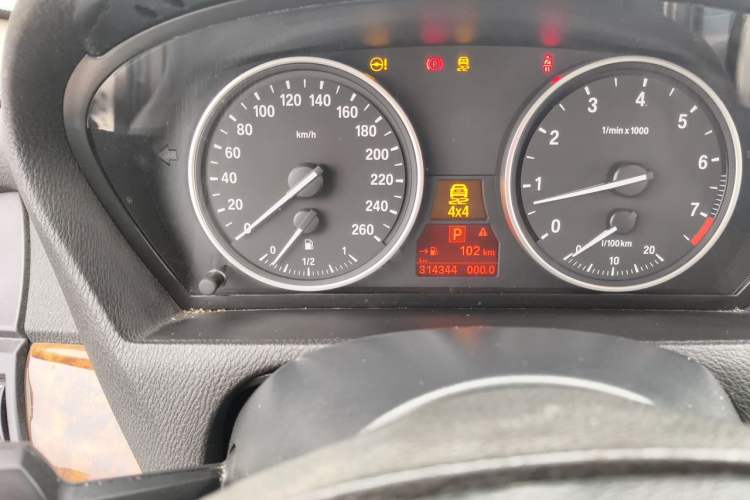 Used BMW X5 2011 xDrive35i Luxury Model Odometer Close Up