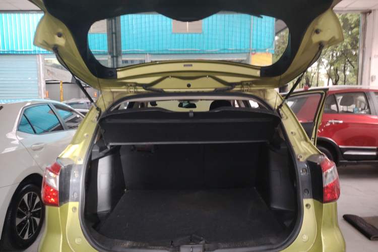 Used Suzuki S-Cross 2014 1.6L CVT Two-Wheel Drive Entry Model