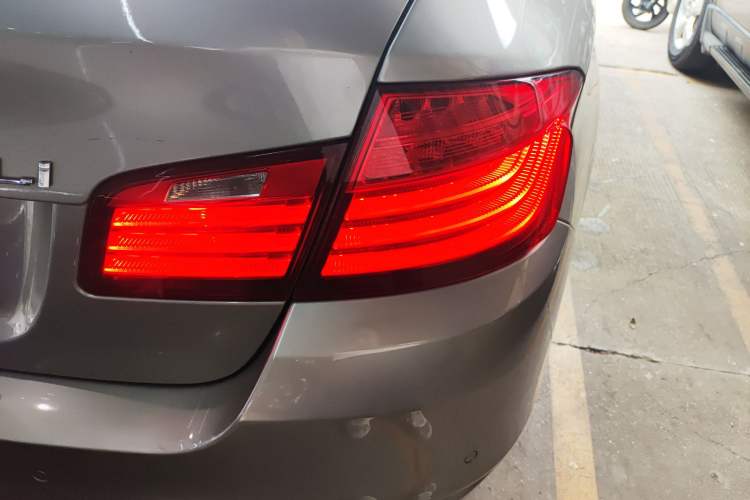 Used BMW 5 Series 2014 525Li Leading Model
