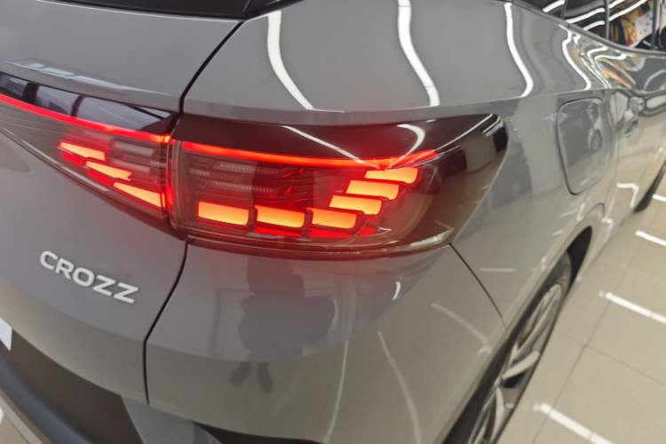 Used Volkswagen ID.4 CROZZ 2021 Long-Range Lite PRO Two-Wheel Drive Version Right Rear Taillight