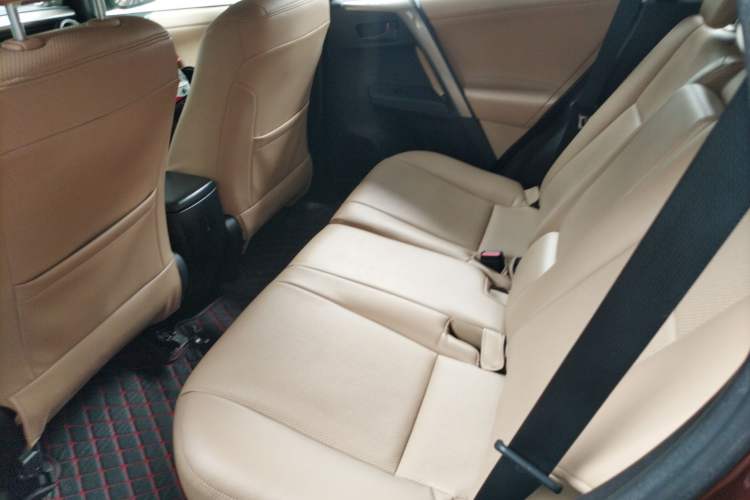 Used Toyota RAV4 2013 2.0L CVT Two-Wheel Drive Urban Edition
